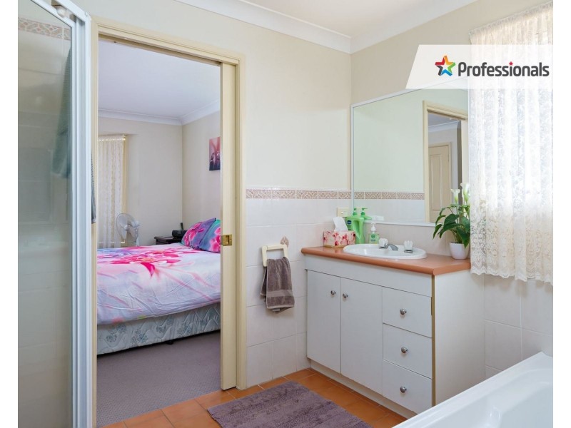 18 Kimba Avenue, Glenfield Park NSW 2650