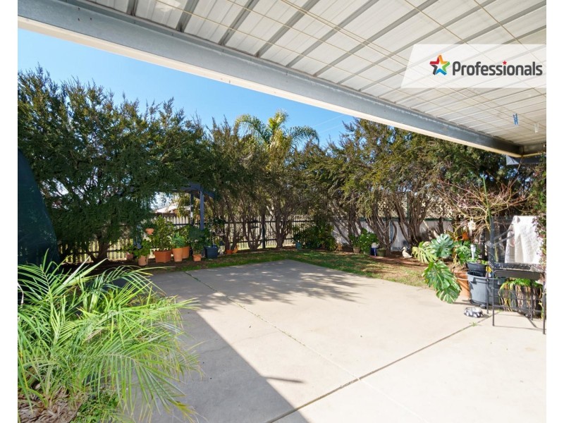 18 Kimba Avenue, Glenfield Park NSW 2650