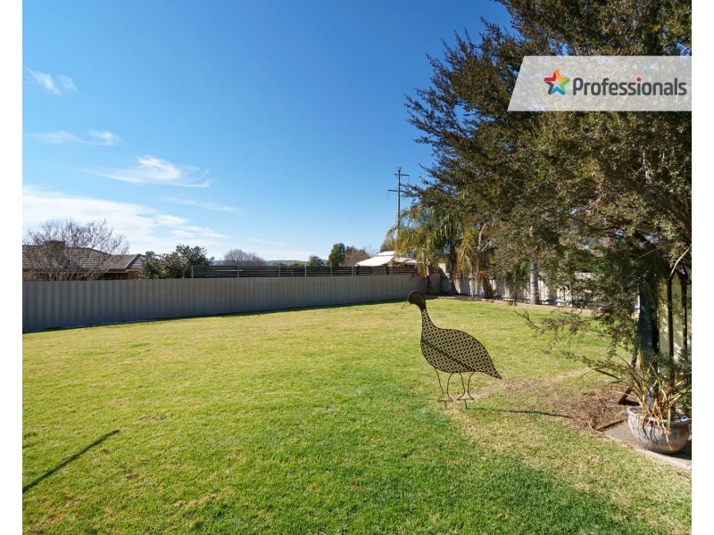 18 Kimba Avenue, Glenfield Park NSW 2650