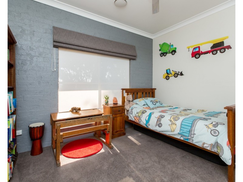 21 Rowan Road, Lake Albert NSW 2650