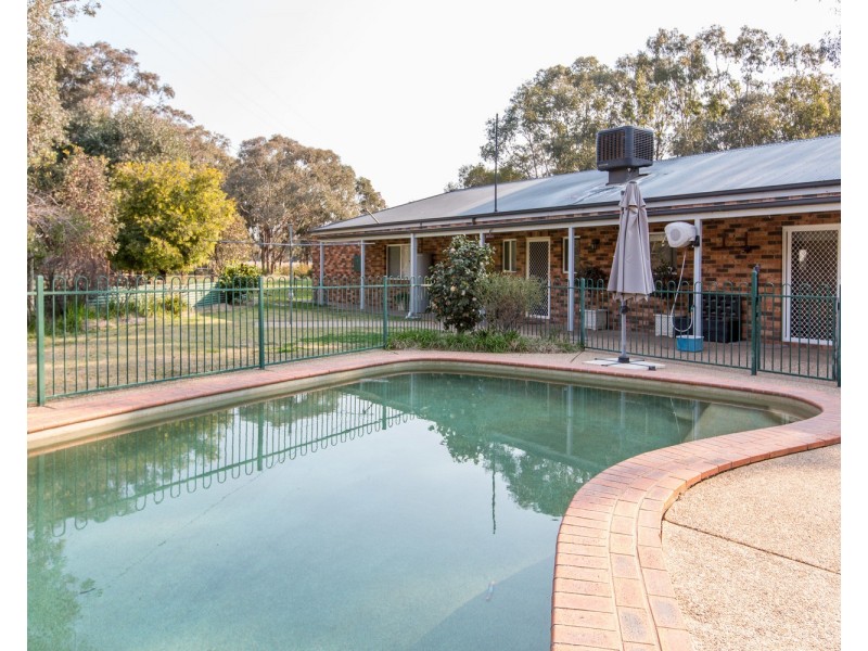 21 Rowan Road, Lake Albert NSW 2650