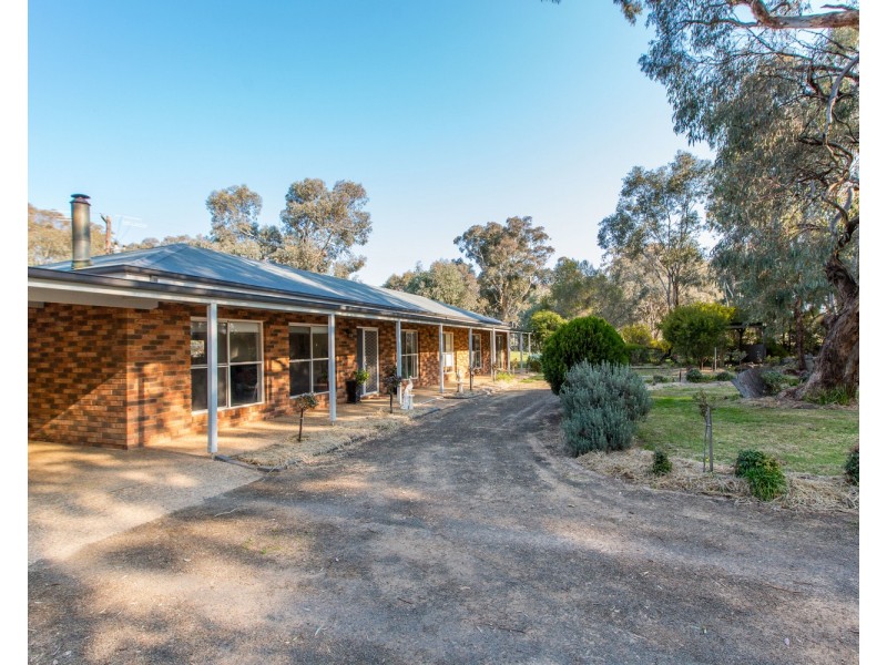 21 Rowan Road, Lake Albert NSW 2650