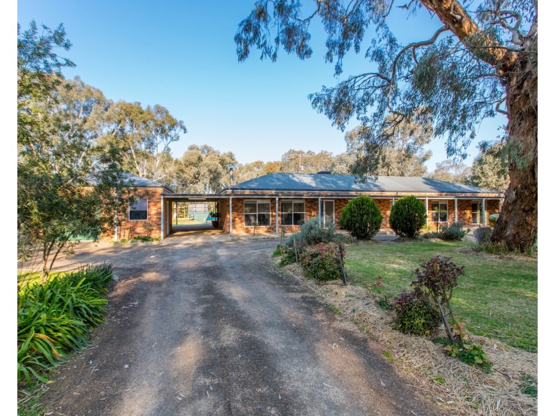 21 Rowan Road, Lake Albert NSW 2650