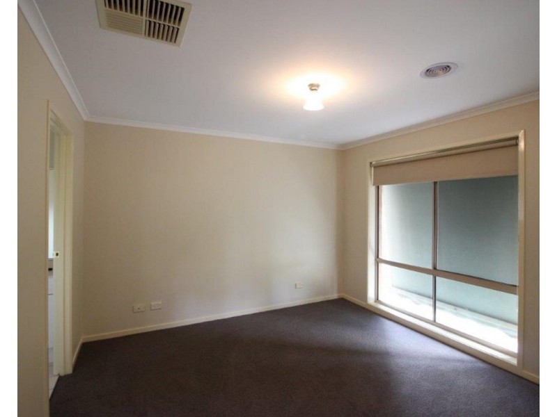 33 Bourkelands Drive, Bourkelands NSW 2650