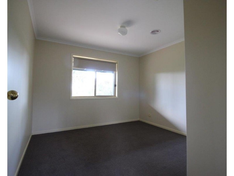 33 Bourkelands Drive, Bourkelands NSW 2650