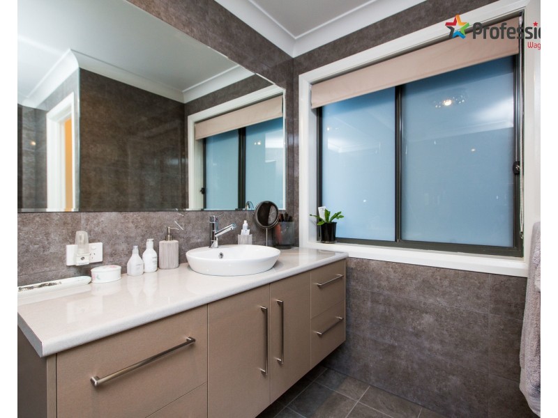 51 Muttama Parade, Gobbagombalin NSW 2650