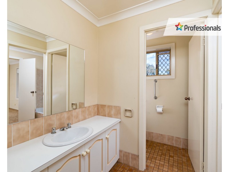 20 Incarnie Crescent, Wagga Wagga NSW 2650