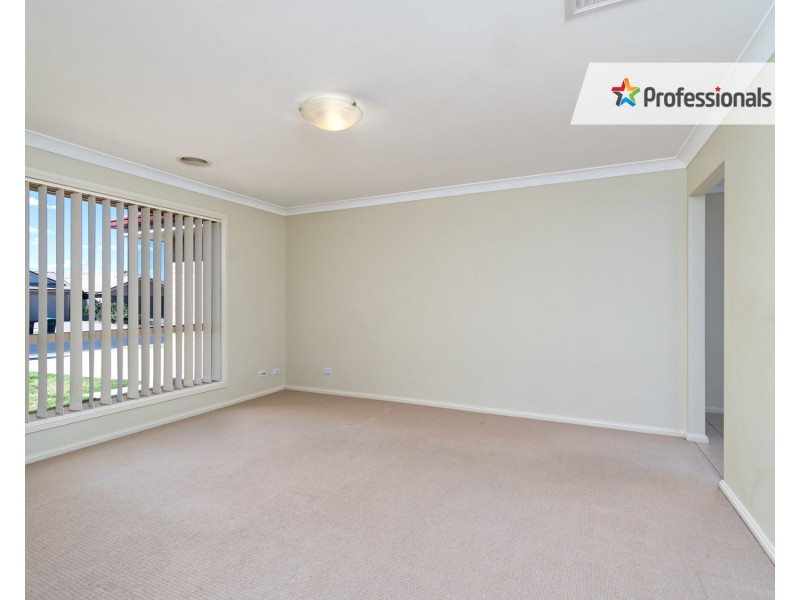 43 Barrima Drive, Glenfield Park NSW 2650