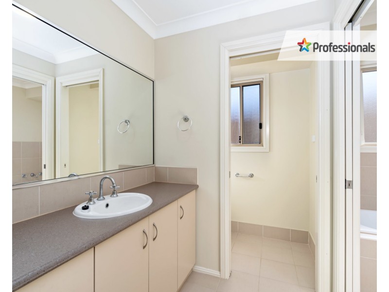 43 Barrima Drive, Glenfield Park NSW 2650