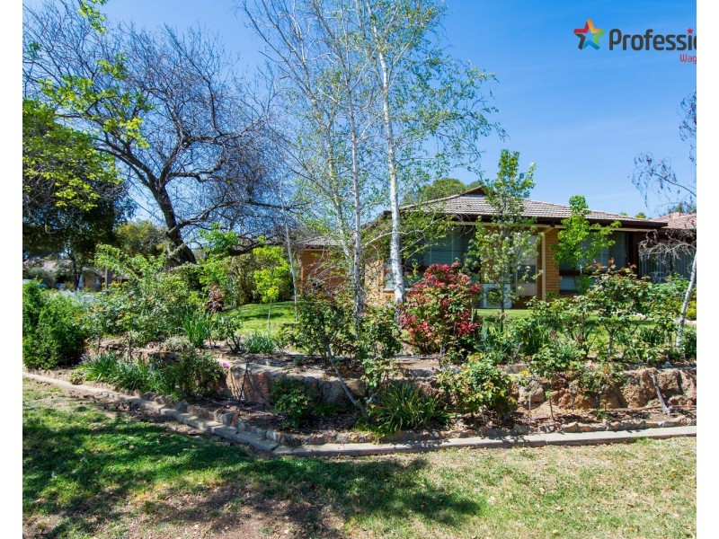 1 Nyrang Street, Tolland NSW 2650