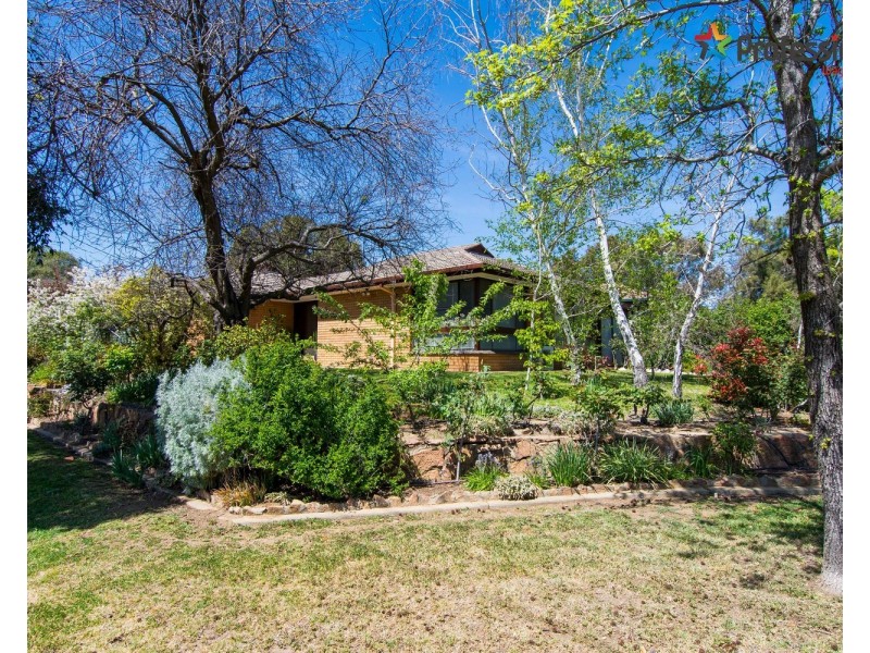 1 Nyrang Street, Tolland NSW 2650