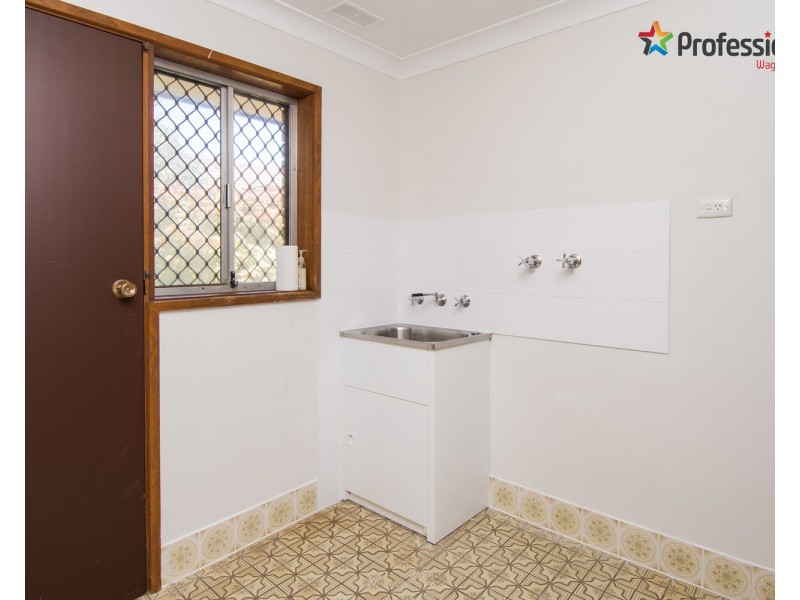 1 Nyrang Street, Tolland NSW 2650