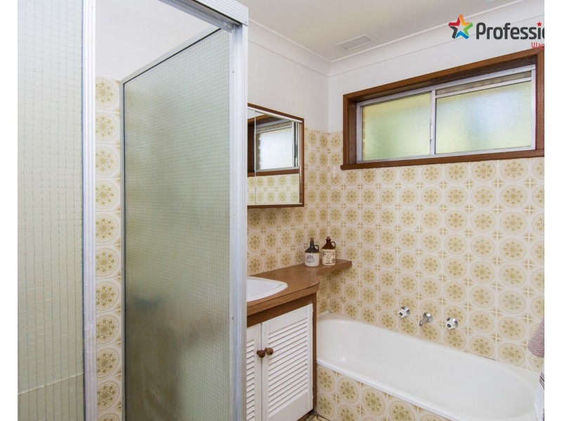 1 Nyrang Street, Tolland NSW 2650