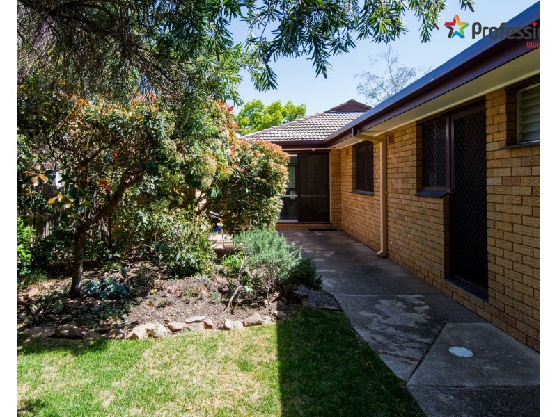 1 Nyrang Street, Tolland NSW 2650