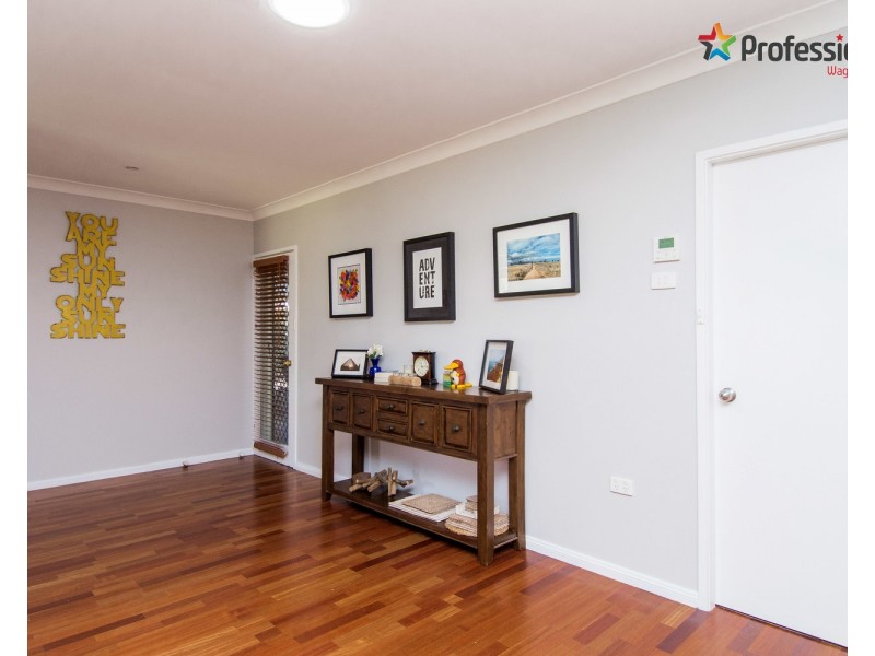 13 Myall Crescent, Lake Albert NSW 2650