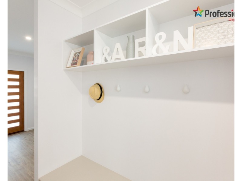 16 Cunjegong Loop, Gobbagombalin NSW 2650