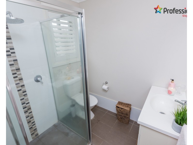 67 Messenger Avenue, Boorooma NSW 2650