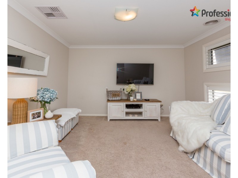 67 Messenger Avenue, Boorooma NSW 2650