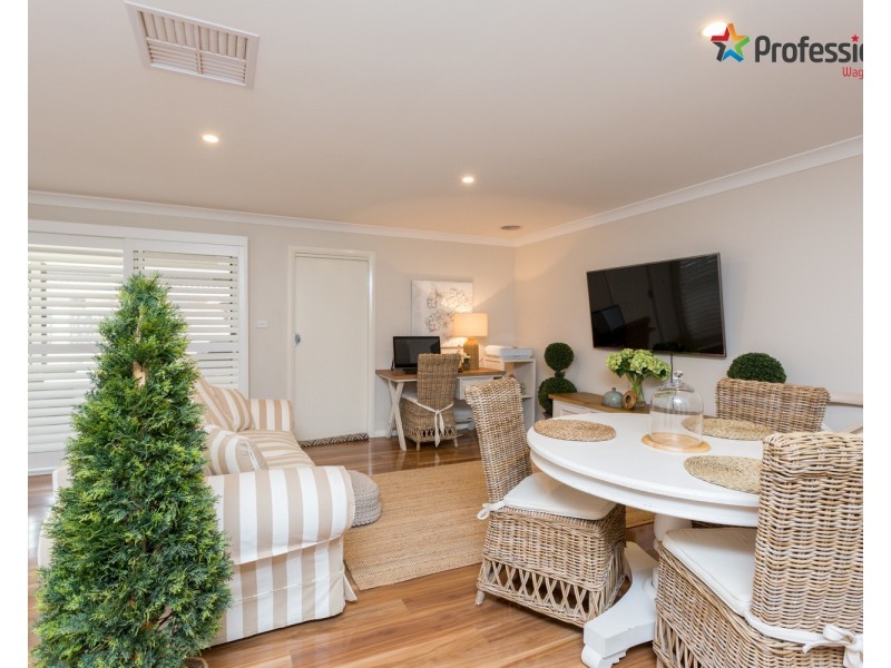 67 Messenger Avenue, Boorooma NSW 2650