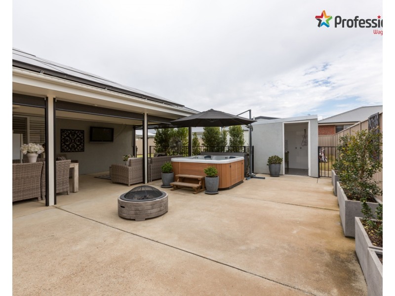 67 Messenger Avenue, Boorooma NSW 2650