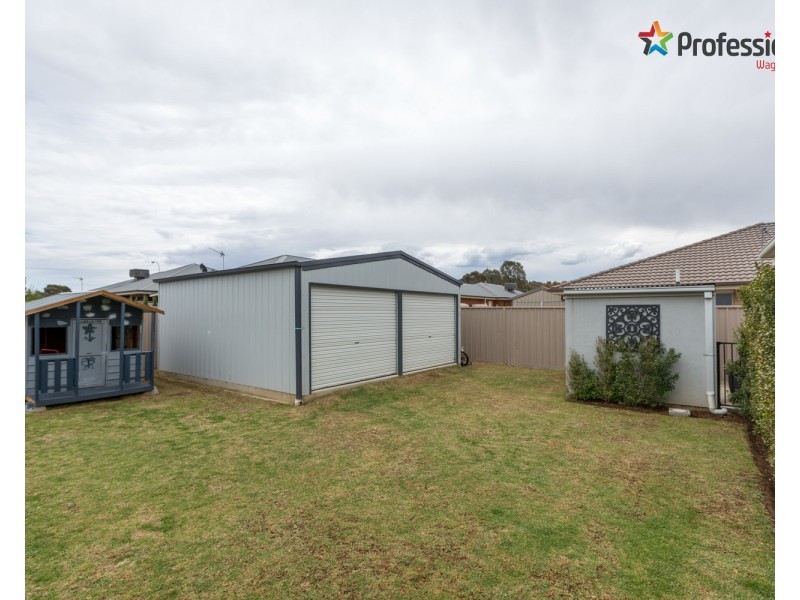 67 Messenger Avenue, Boorooma NSW 2650