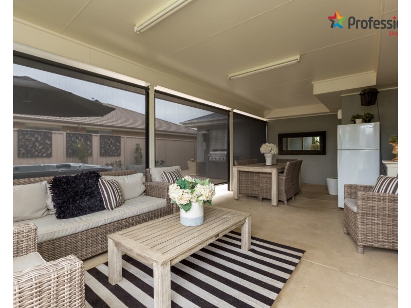 67 Messenger Avenue, Boorooma NSW 2650