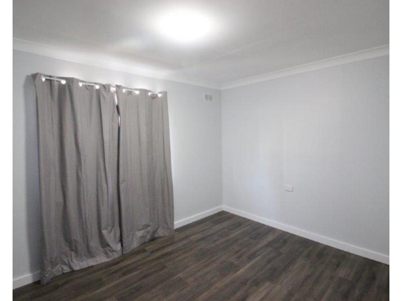 21 Dennis Crescent, Tolland NSW 2650