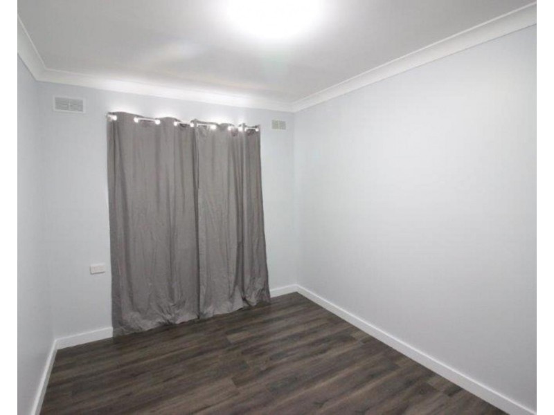 21 Dennis Crescent, Tolland NSW 2650