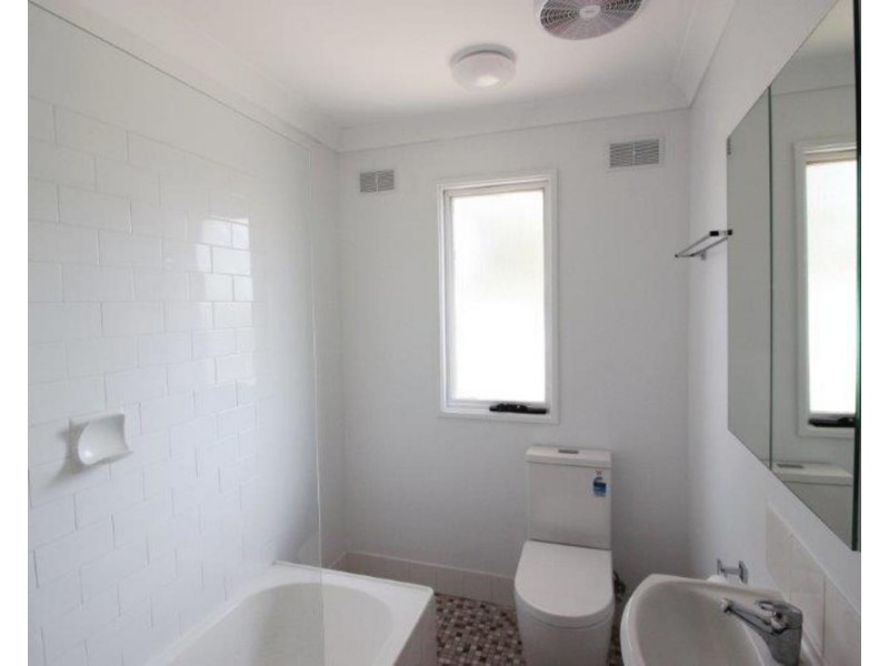 21 Dennis Crescent, Tolland NSW 2650