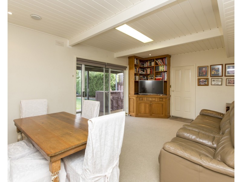 12 Taupo Drive, Lake Albert NSW 2650