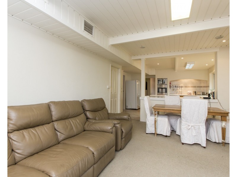 12 Taupo Drive, Lake Albert NSW 2650