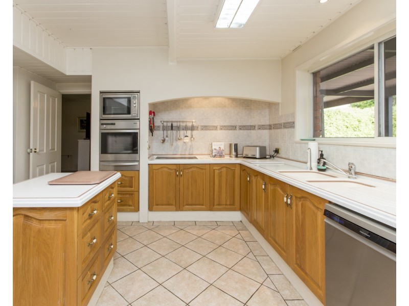 12 Taupo Drive, Lake Albert NSW 2650