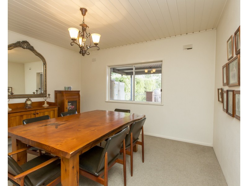 12 Taupo Drive, Lake Albert NSW 2650
