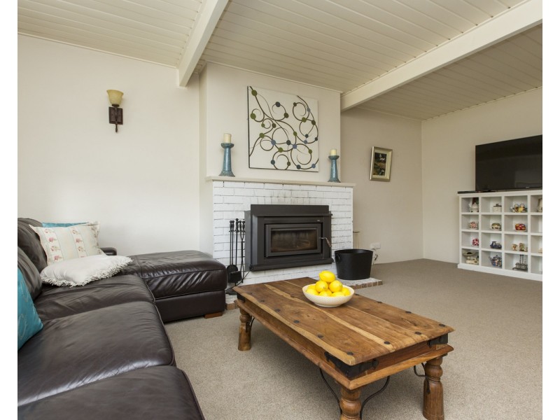 12 Taupo Drive, Lake Albert NSW 2650