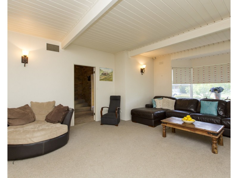 12 Taupo Drive, Lake Albert NSW 2650