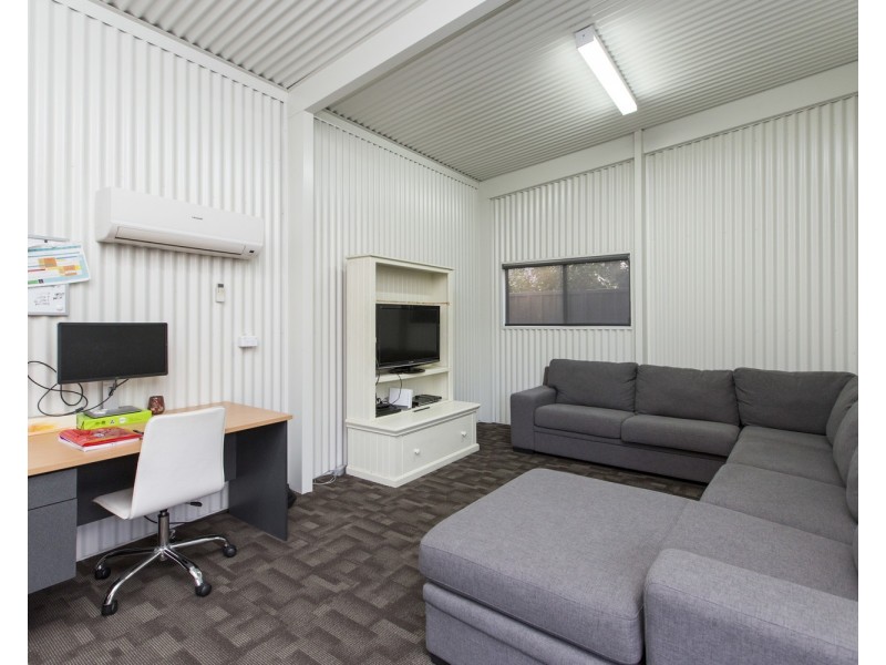 12 Taupo Drive, Lake Albert NSW 2650