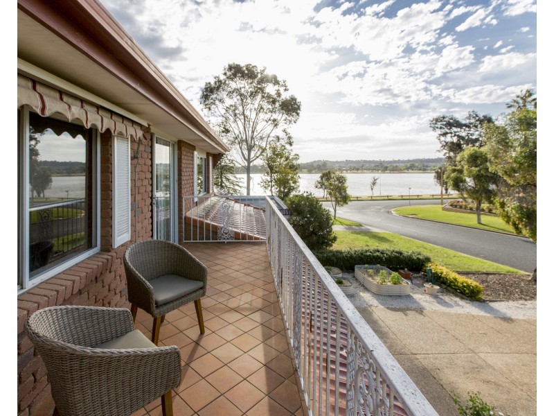 12 Taupo Drive, Lake Albert NSW 2650