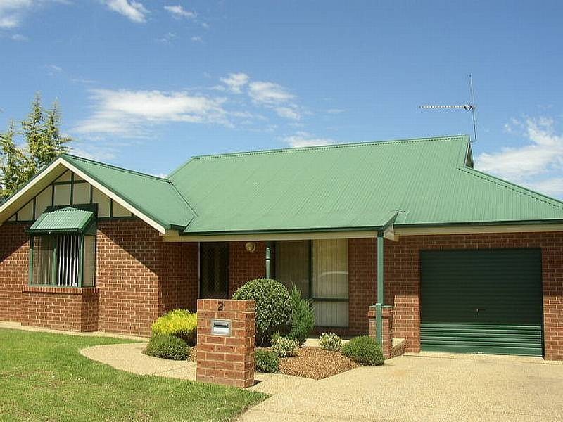 2/1 Lachlan Place, Tatton NSW 2650