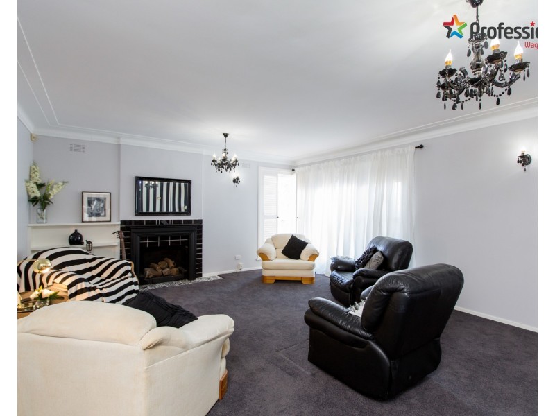 95 Fernleigh Road, Turvey Park NSW 2650