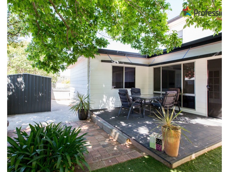 95 Fernleigh Road, Turvey Park NSW 2650