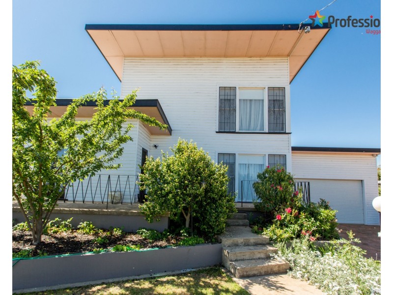 95 Fernleigh Road, Turvey Park NSW 2650