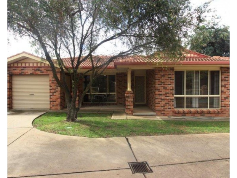 2/108 Undurra Drive, Glenfield Park NSW 2650