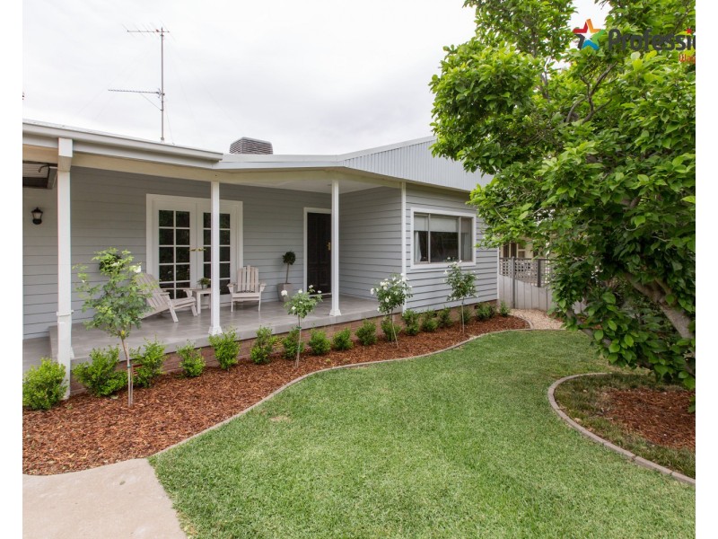 411 Lake Albert Road, Kooringal NSW 2650