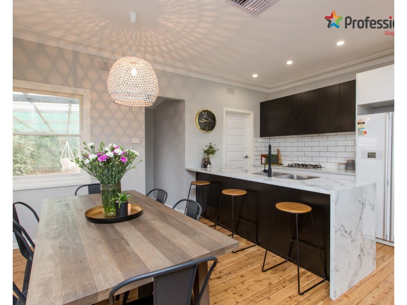 411 Lake Albert Road, Kooringal NSW 2650