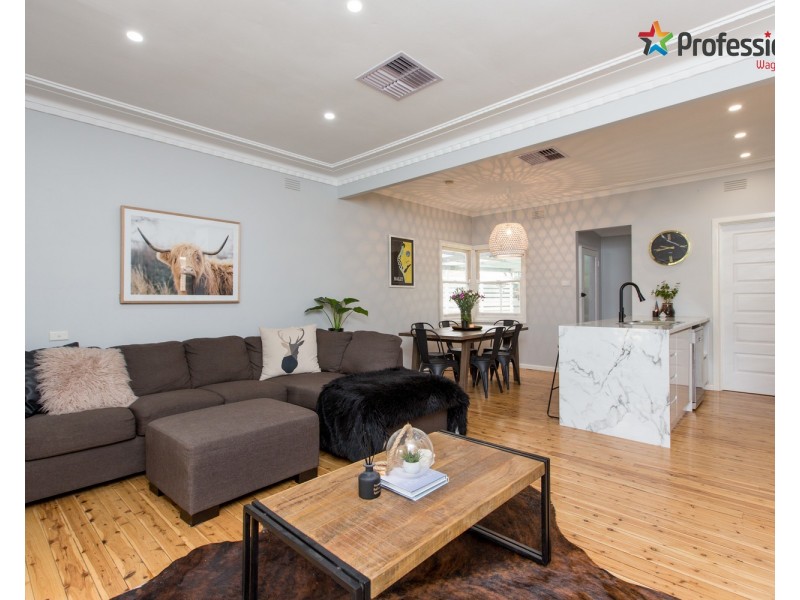 411 Lake Albert Road, Kooringal NSW 2650