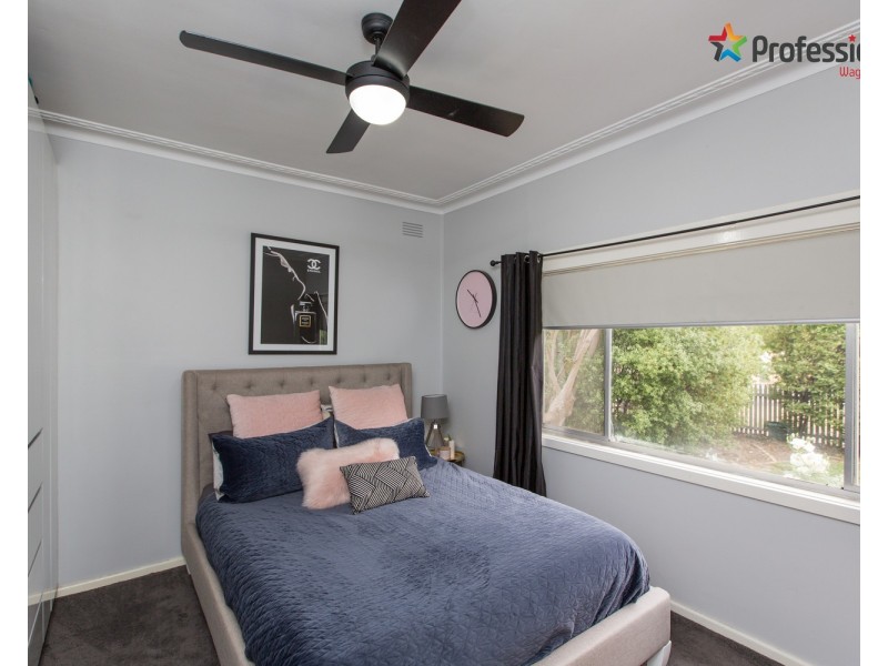 411 Lake Albert Road, Kooringal NSW 2650