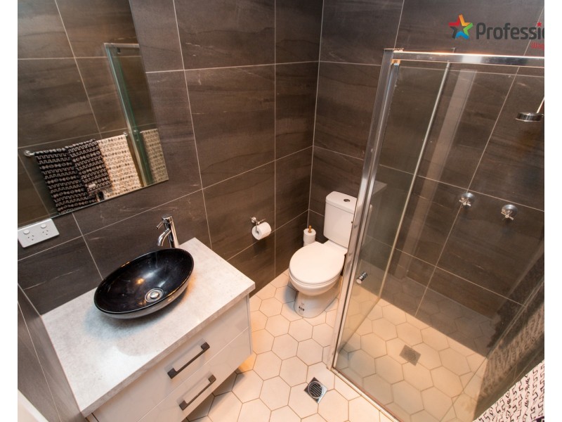 411 Lake Albert Road, Kooringal NSW 2650