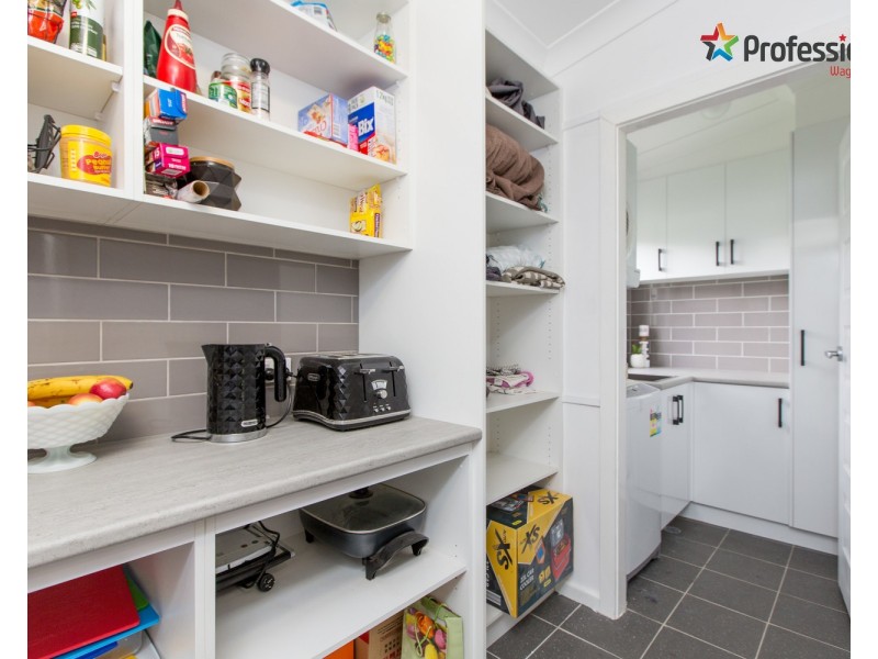 411 Lake Albert Road, Kooringal NSW 2650