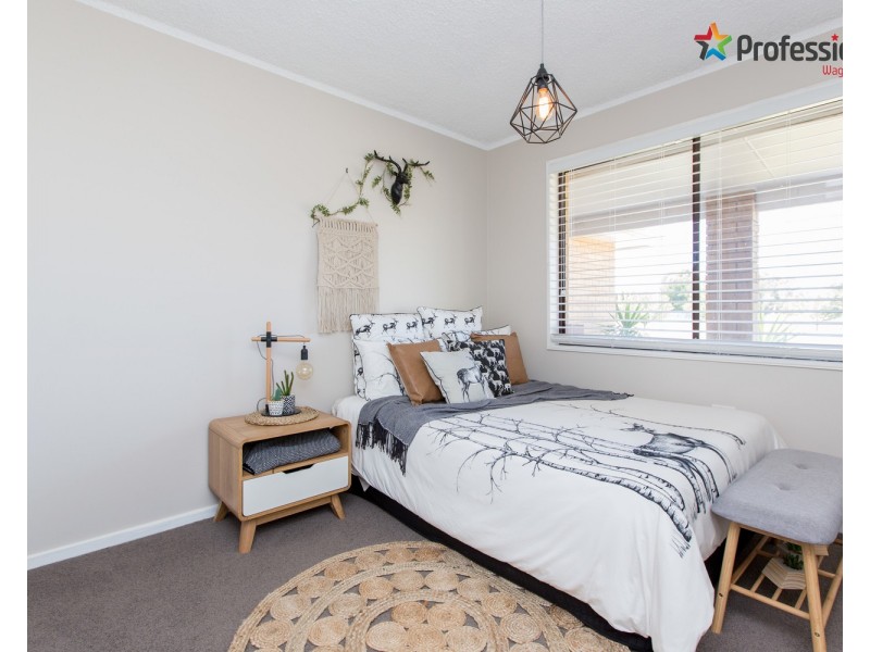 44 Vincent Road, Lake Albert NSW 2650