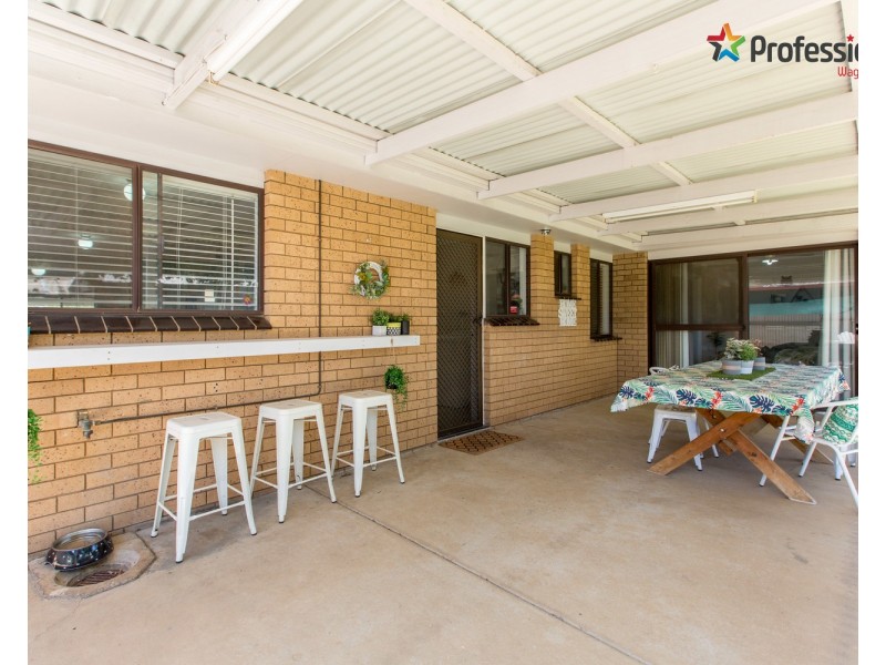 44 Vincent Road, Lake Albert NSW 2650
